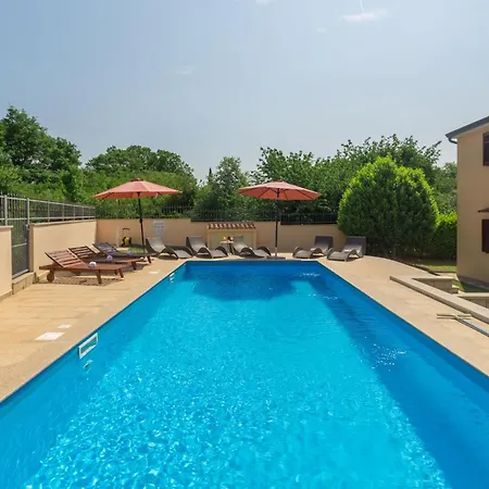 Marea 3 Mit Pool Und Meerblick Porec